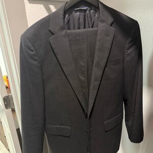 Brook’s Brothers Charcoal Men's Suit Set